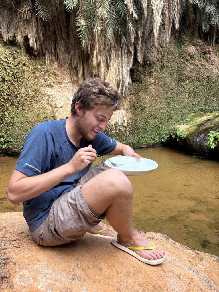 Terjit Oasis: repas au bord de l'eau